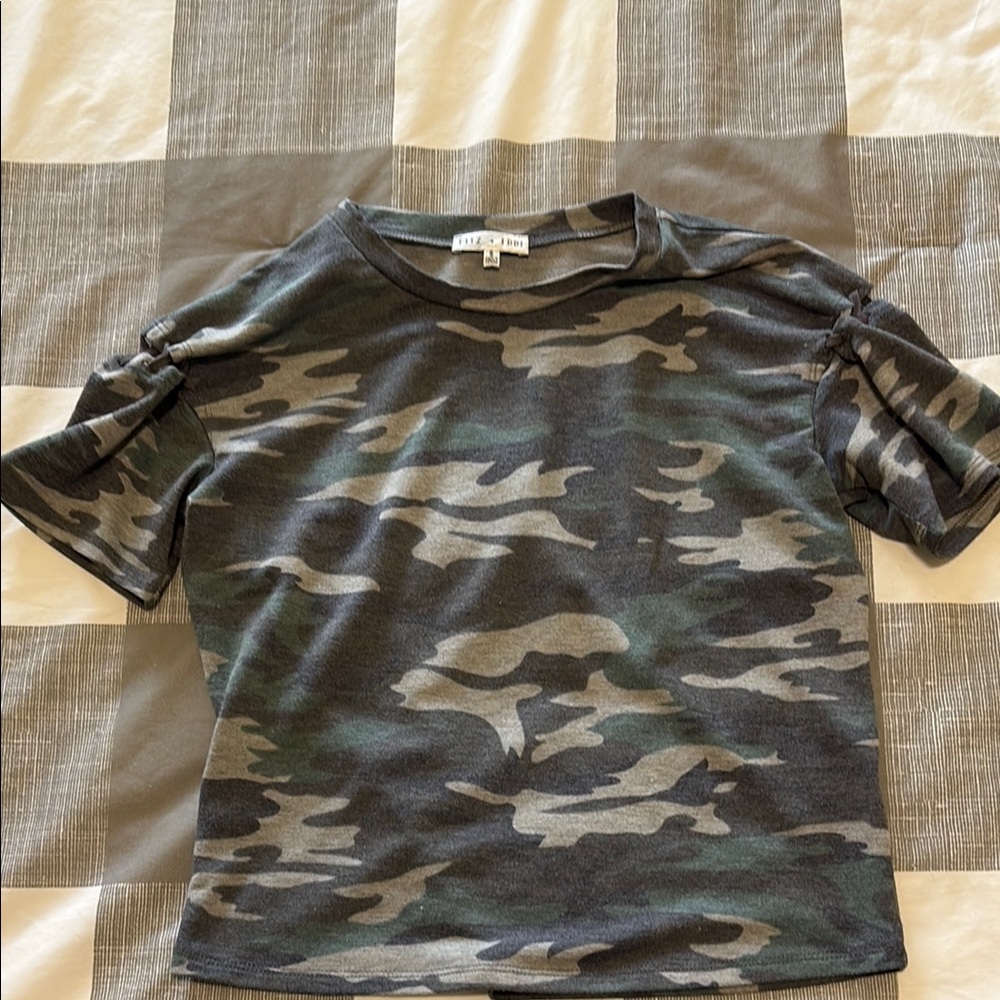 Zara Green and Gray Short Sleeve Tee